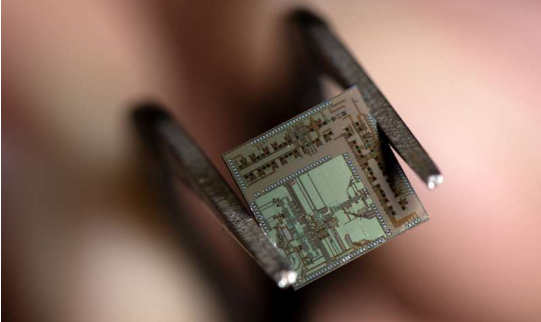 自動(dòng)駕駛，無(wú)線(xiàn)收發(fā)器,自動(dòng)駕駛，5G